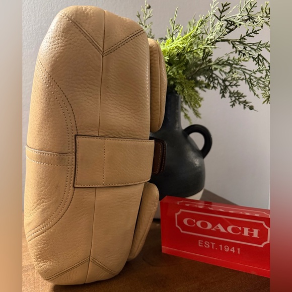 Coach Soho Double Pocket Shoulder Bag - Picture 4 of 15